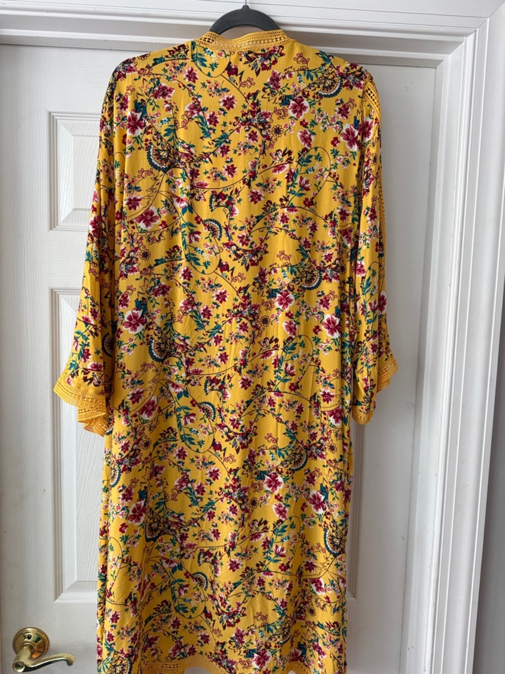 Belle Du Jour Yellow Floral Kimono - Picture 3 of 6